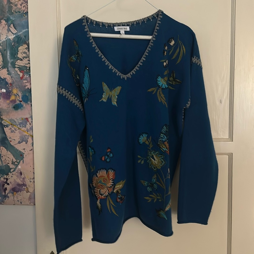 Johnny was cashmere size large